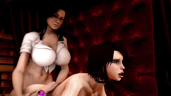 Црната жестока лезбејка уживаше во жешко порно со нејзиното бело слабо куки