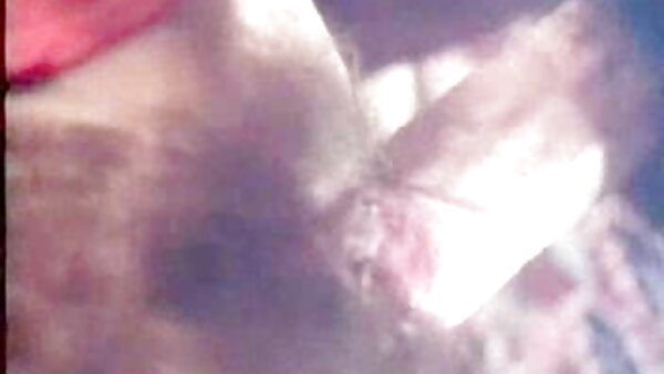 БиБиСи ја напаѓа тесната бела пичка на непослушното бебе од соседството Ариета Адамс